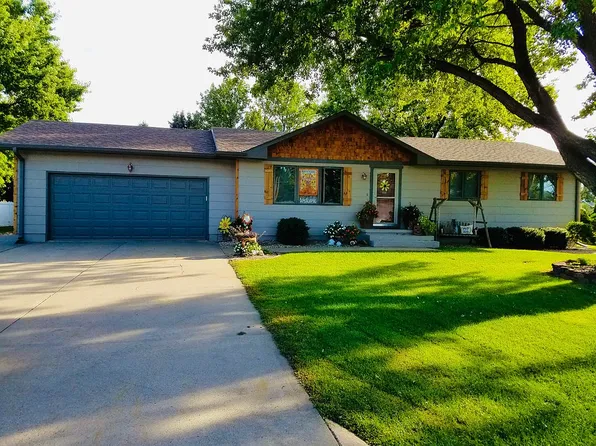 4351 Manchester Rd, Grand Island, NE 68803