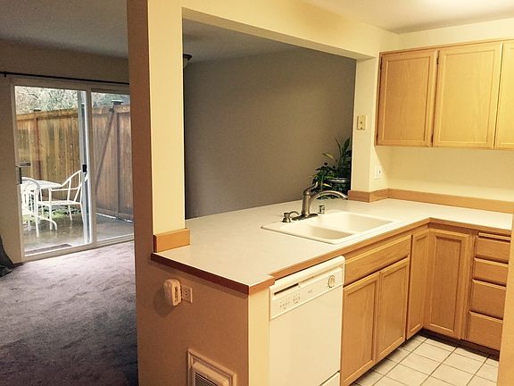 2nd image of 635 SE Andrews St APT B