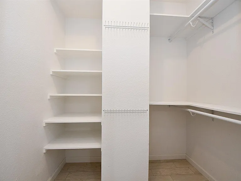 382 Wilcrest Dr — Photo 22