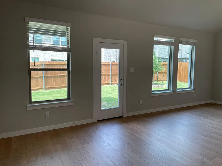 1101 Mahogany Dr — Photo 12