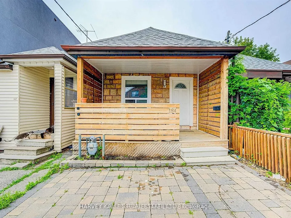 184 Cedric Ave #LOWER