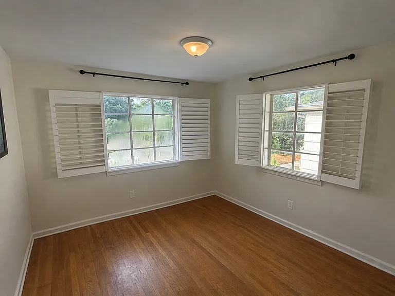 1824 Windsor Blvd — Photo 7