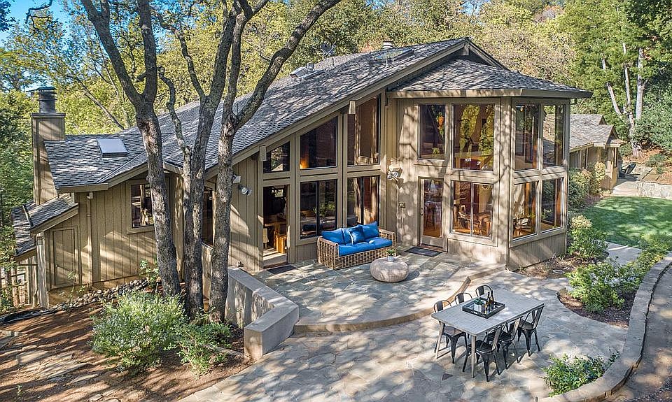 1st image of 7054 Wooded Lake Dr