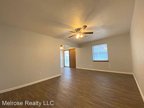 2nd image of 2516 Elwood Dr