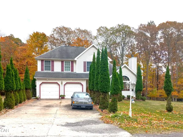 25 Colony Dr, Hazleton, PA 18202