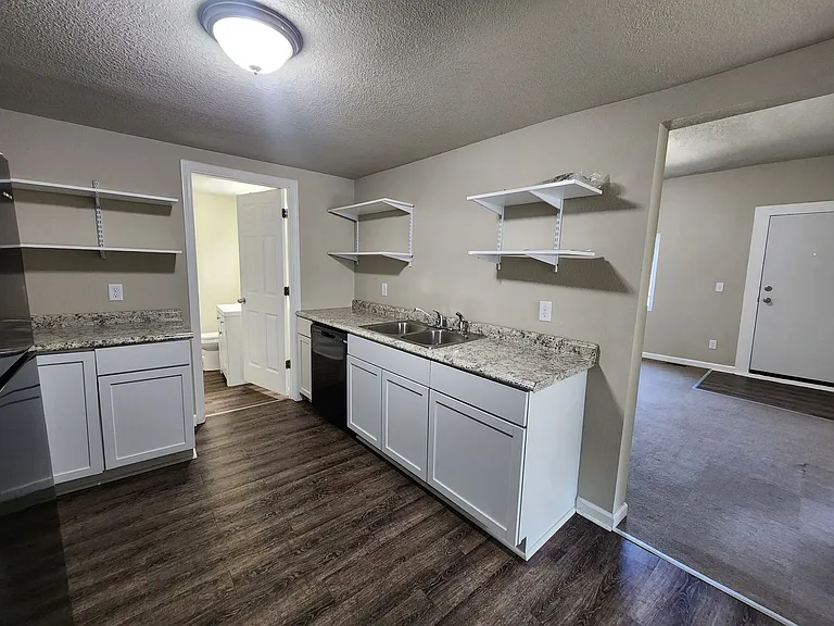 410 N Grant St — Photo 2