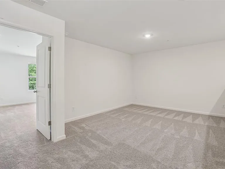 2587 Grey Hawk Dr — Photo 32