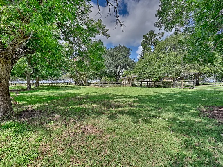 3348 W Ueckert Rd — Photo 38