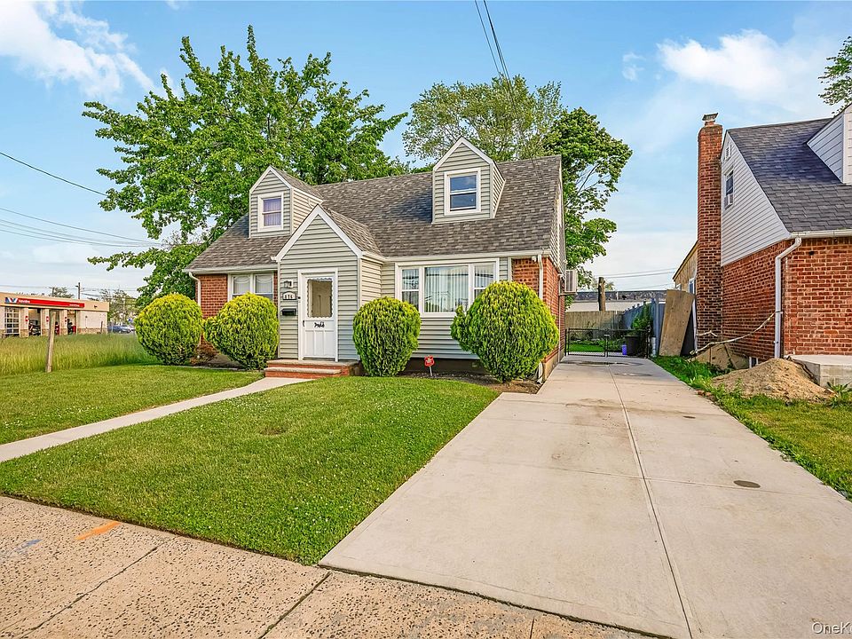 1st image of 876 Oliver Avenue