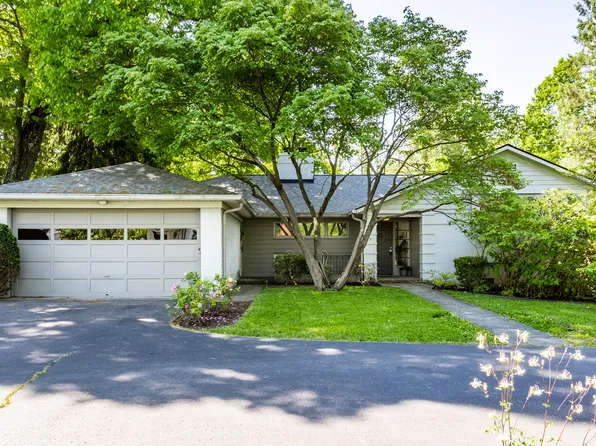 1207 Golden Hill Dr, Indianapolis, IN 46208
