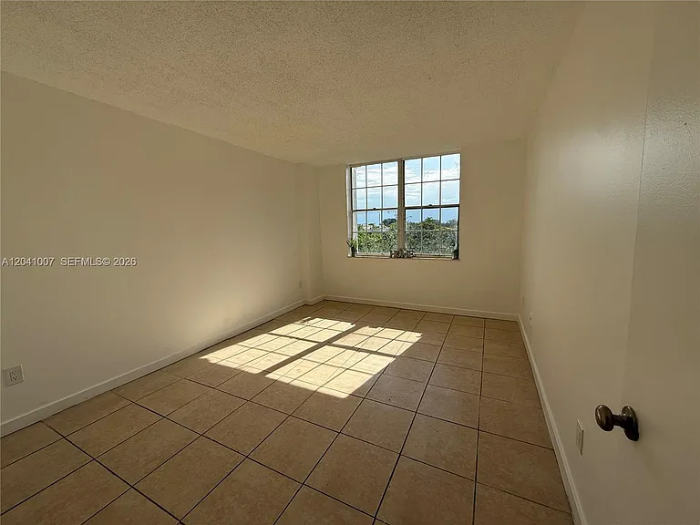 13455 NE 10th Ave #410 — Photo 13