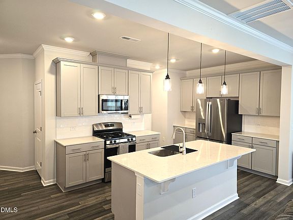 3rd image of 1008 Maple Branch Cir