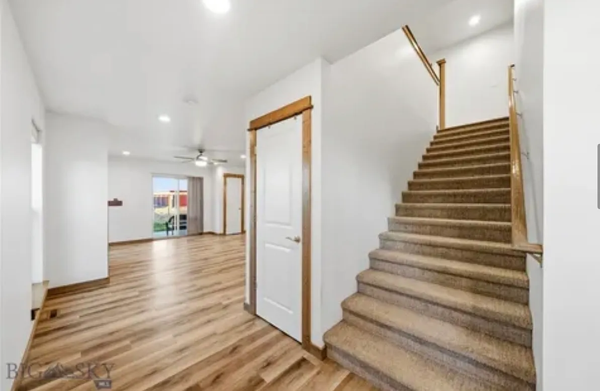 3 bed, 2.5 bath, 1929 sqft, $3,200 — Photo 3