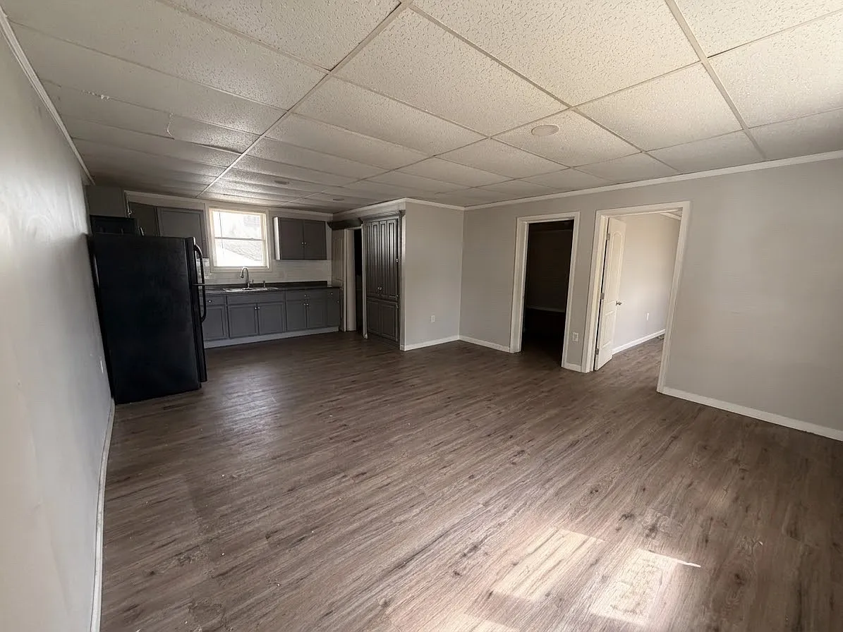 2 bed, 1050 sqft, $1,095 — Photo 2