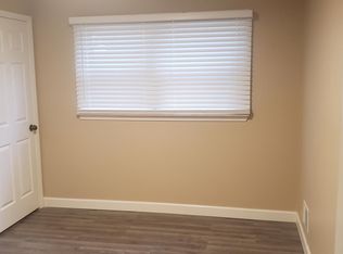 515 Longfellow St, Inkster, MI 48141