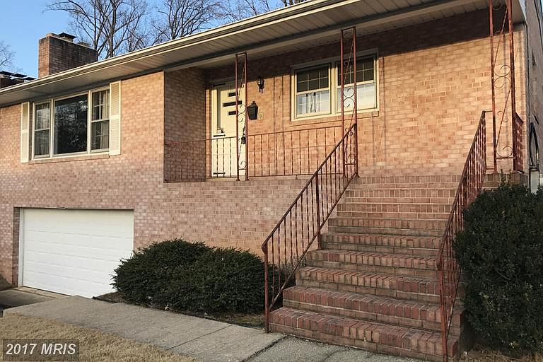 1st image of 3313 Dauphine Dr
