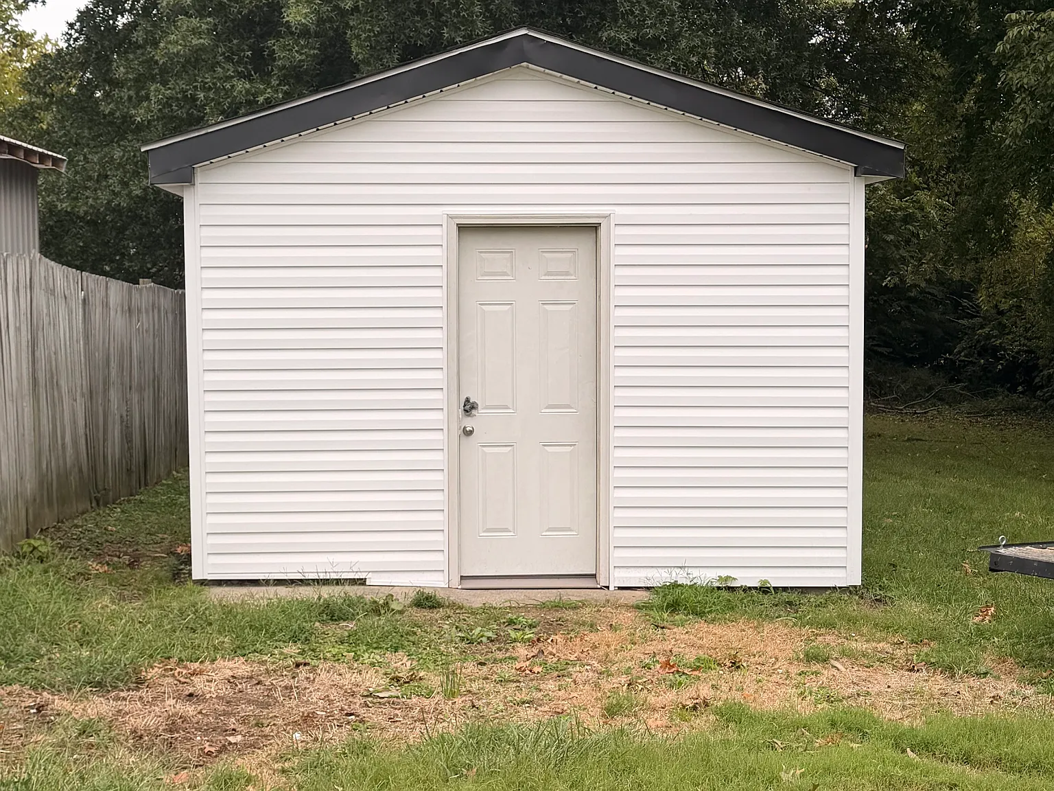 3 bed, 1020 sqft, $1,300 — Photo 2