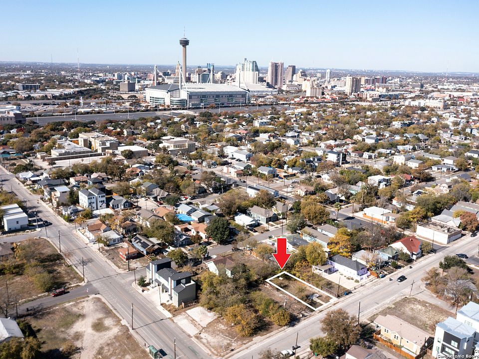 1st image of 621 S Pine