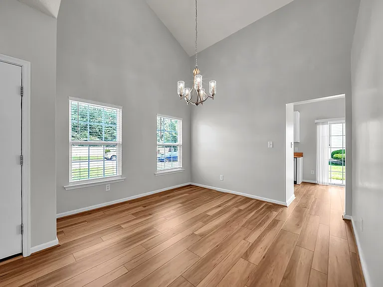 408 Holmes Blvd — Photo 21