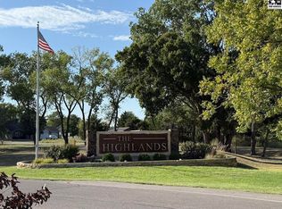 9-10 E Snokomo Rd #0, Hutchinson, KS 67502