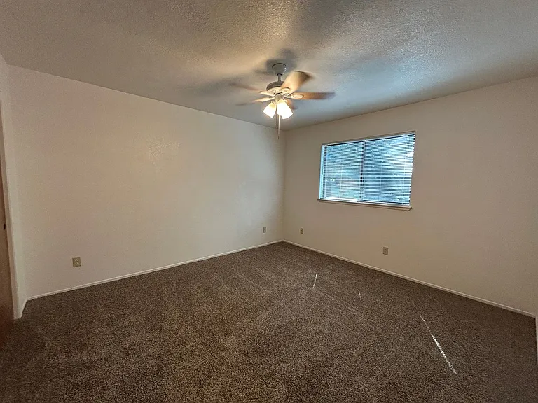 2 Lorayne Ct — Photo 12