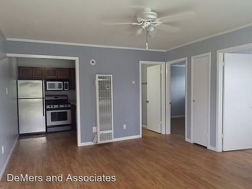 4th image of 615 E Locust St APT 104