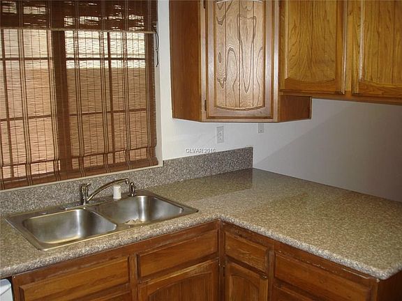 4th image of 3265 Dayflower St #3