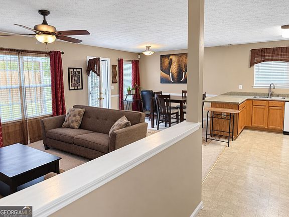 5th image of 173 Addy Ln