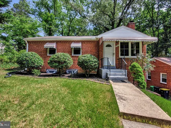 3802 Crystal Ln, Temple Hills, MD 20748