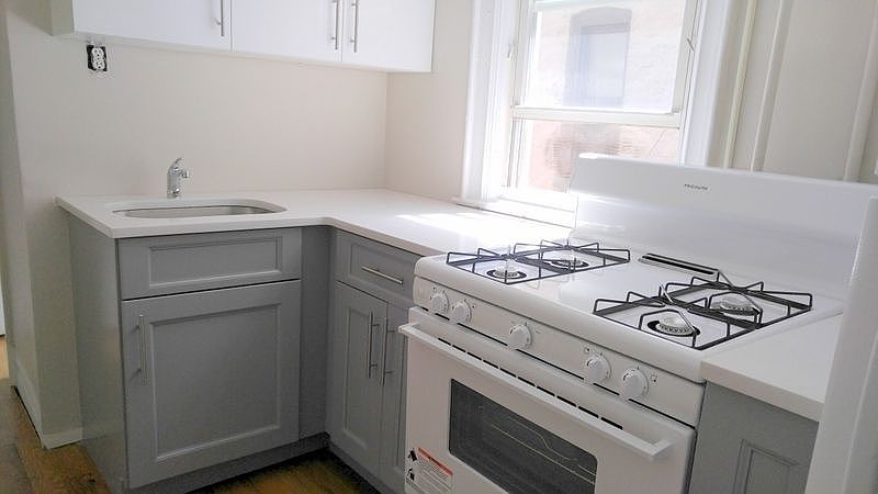 1st image of 51 Vernon Ave #3