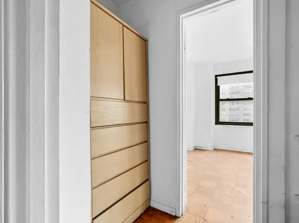 180 West End Avenue image 20 of 25