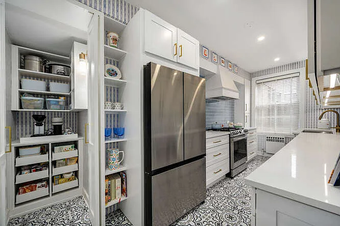 73 E Elm St #4B — Photo 11