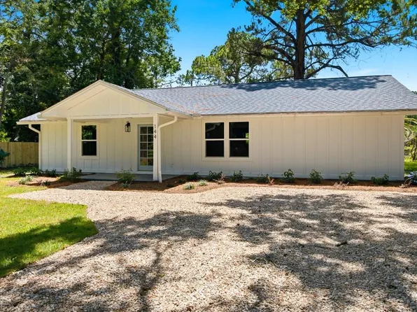 144 21st Ave, Apalachicola, FL 32320
