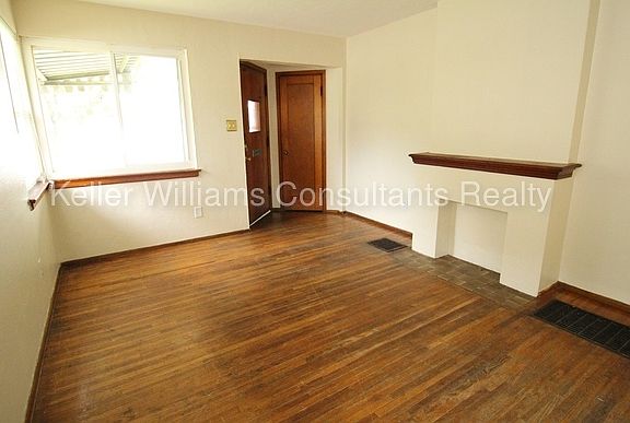 3rd image of 374 S Huron Ave