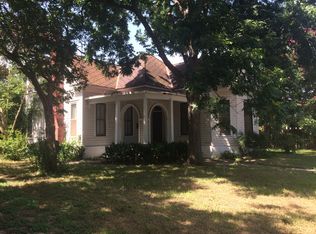 314 W Pecan St, Lockhart, TX 78644