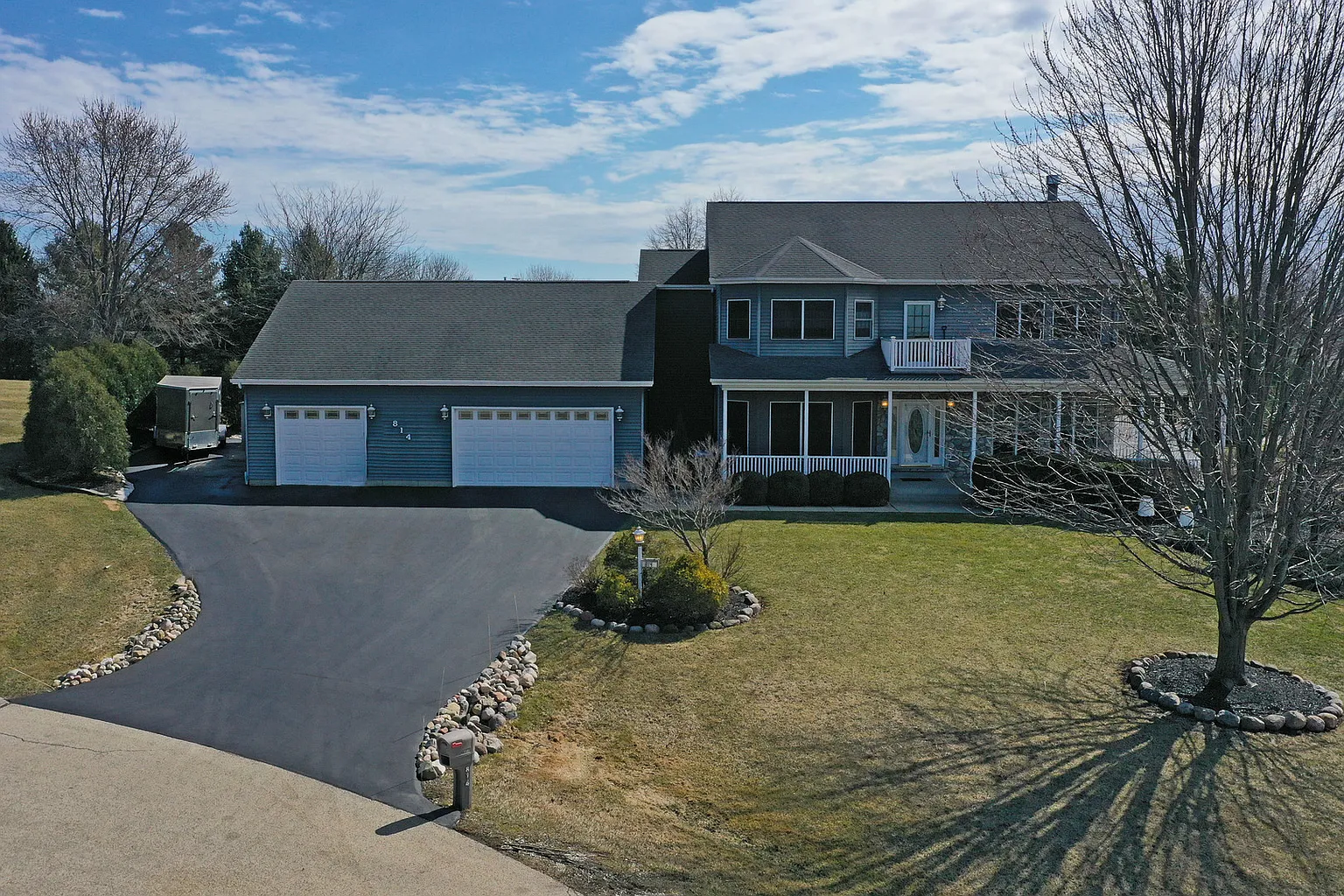 814 Grace Ln photo 1