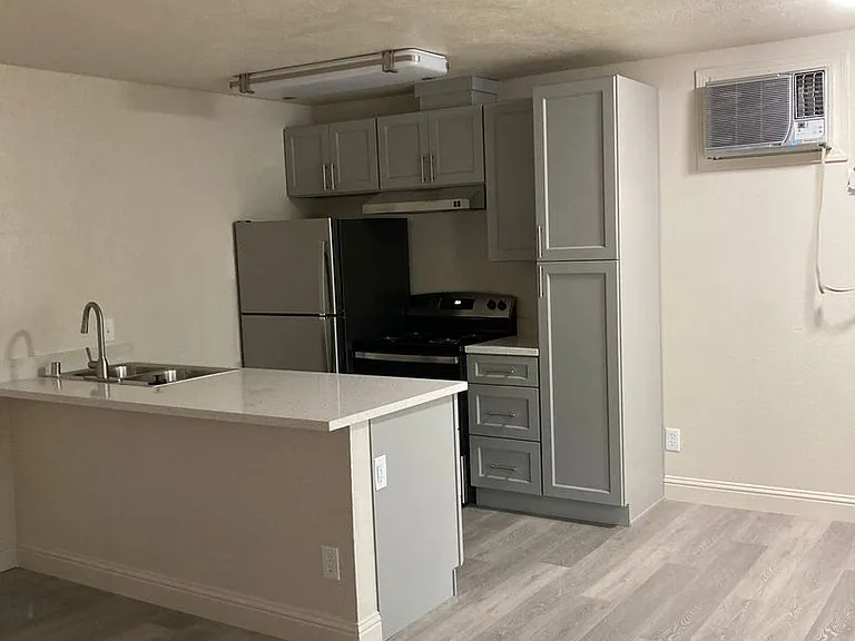 Yosemite Avenue Apartments — Photo 2