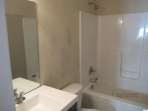 224 Dormont Dr NE — Photo 2