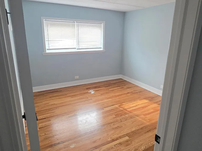 10033 Irving Park Rd #3B — Photo 5