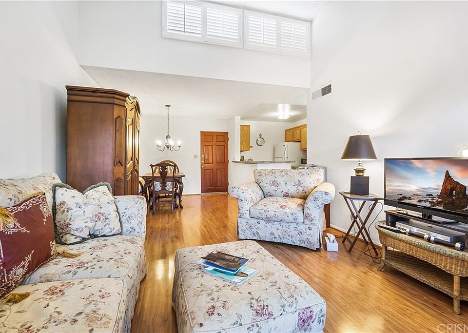 1st image of 18645 Hatteras St Unit 229