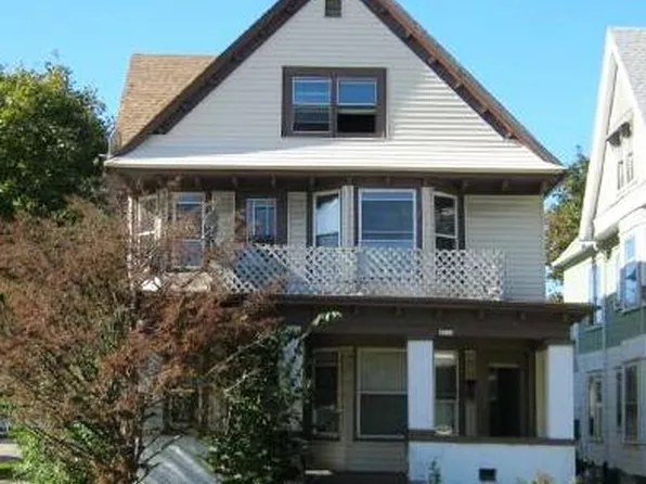 2075 S Layton Blvd, Milwaukee, WI 53215