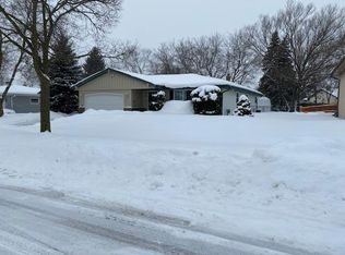 7355 S 70th St, Franklin, WI 53132