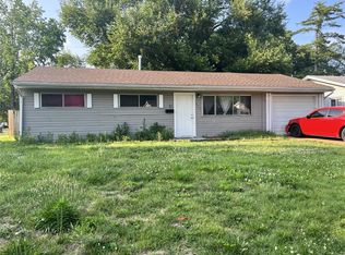 111 Lazarcheff Dr, Cahokia, IL