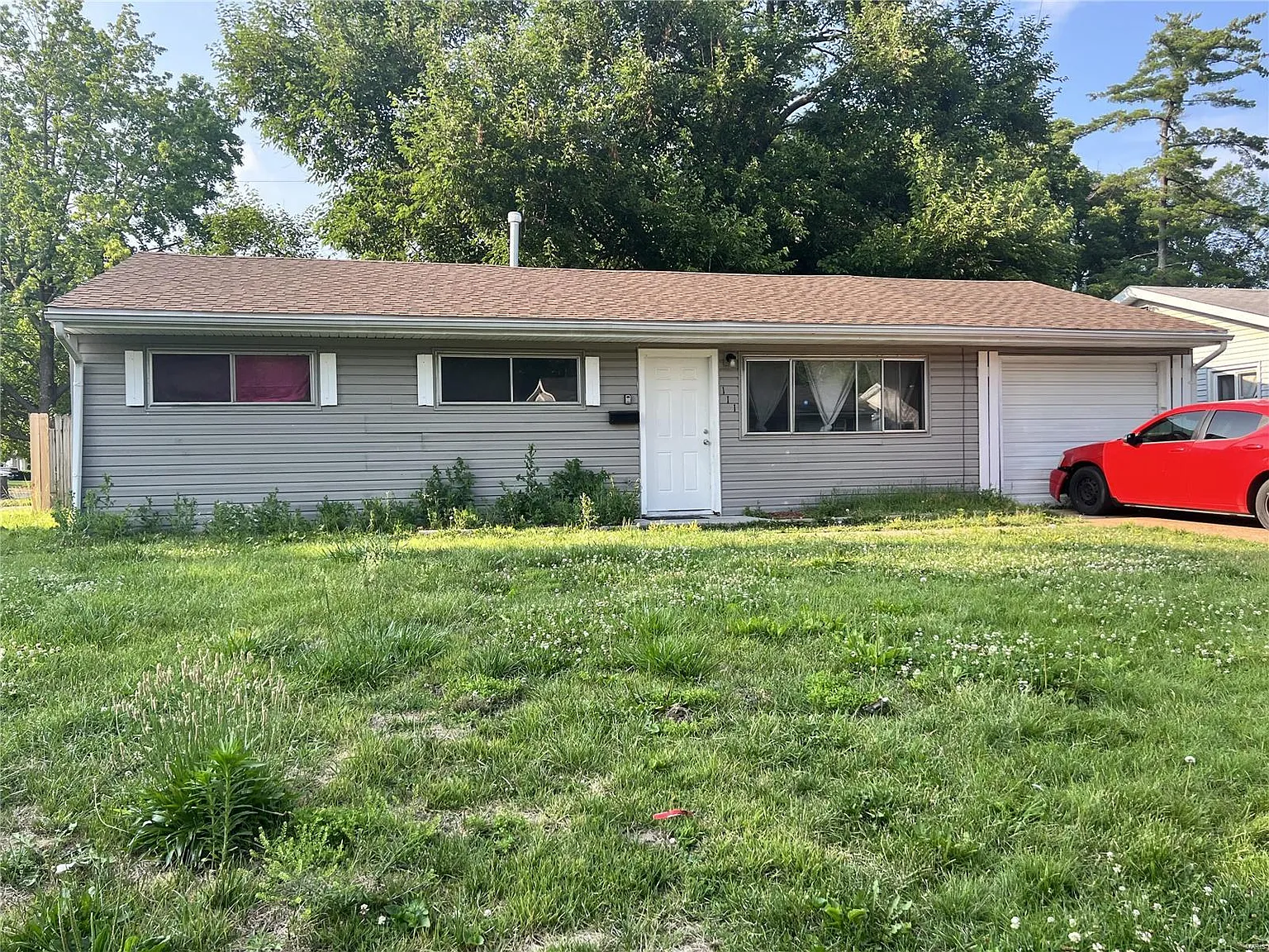 111 Lazarcheff Dr photo 1