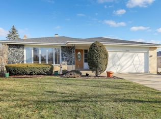 7629 Farmingdale Dr, Darien, IL 60561