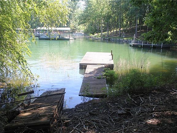 5th image of 1102 Pine Lake Dr