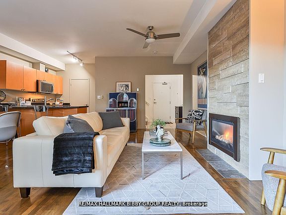 4th image of 500 Richmond St W #315