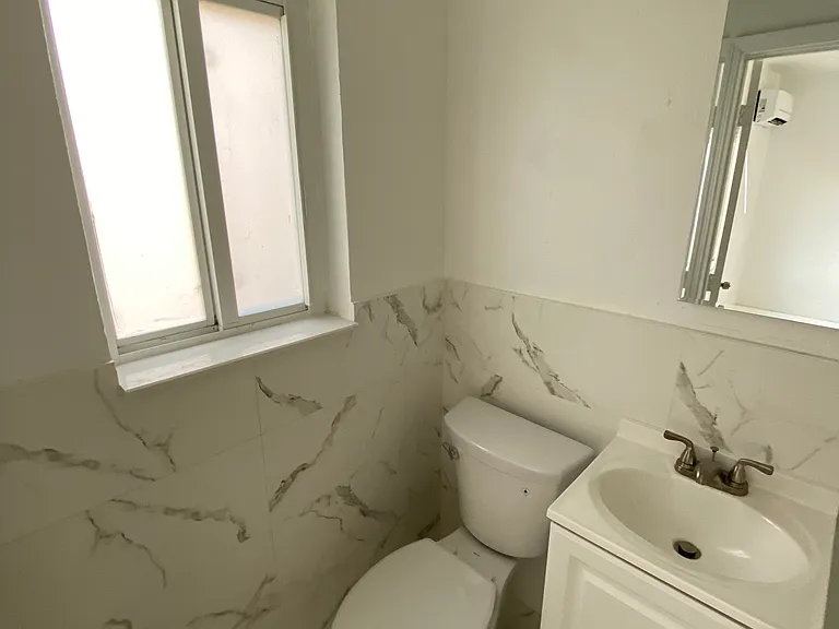 1632 NE 12th St #3 — Photo 11