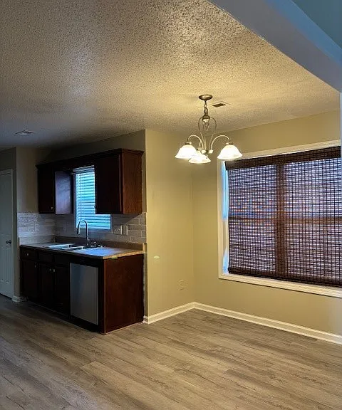 1422 Mingary Ave — Photo 4