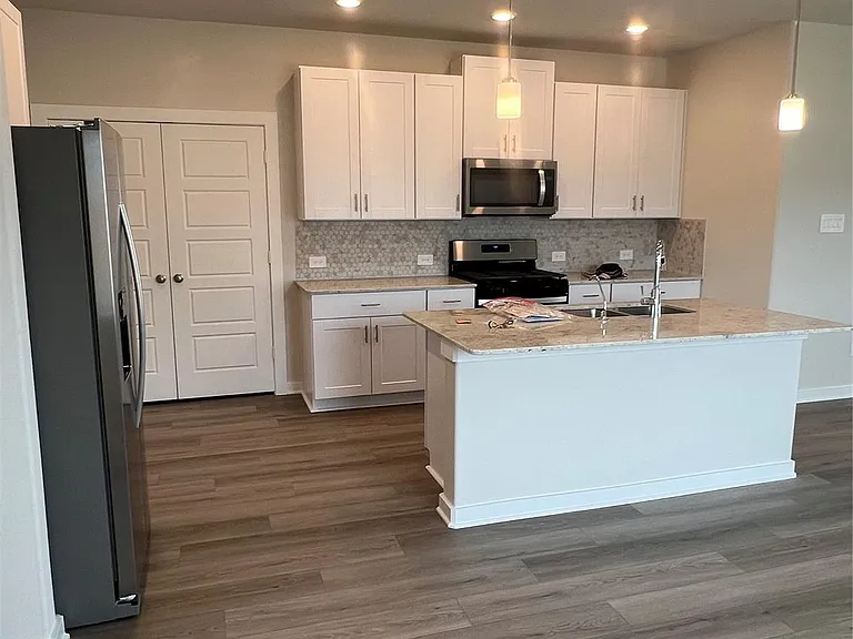 1722 Cayden Oak Ln — Photo 11